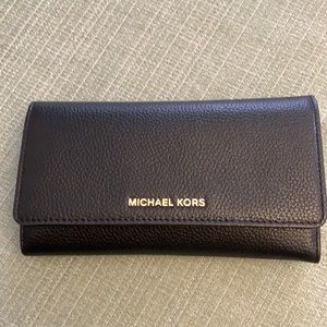 Michael Kors Jetset Trifold Continental Wallet